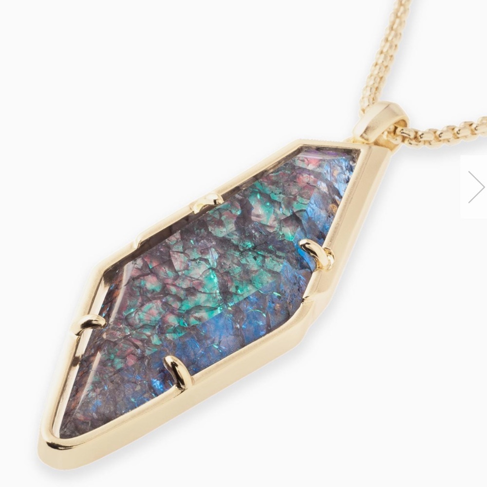 Kendra Scott necklace